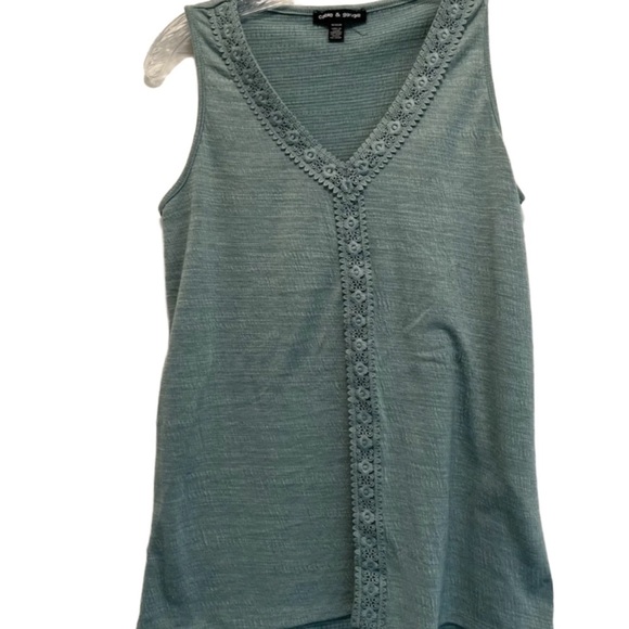 Cable & Gauge Tank Top Sage Green with V-Neck EUC - Picture 2 of 6